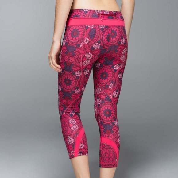 LULULEMON Run Inspire Crop II Full-On Luxtreme 8 - Picture 4 of 7